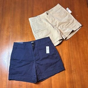 Lot of two (2) brand new Gap shorts 5” inseam shorts size 4 NWT navy blue khaki
